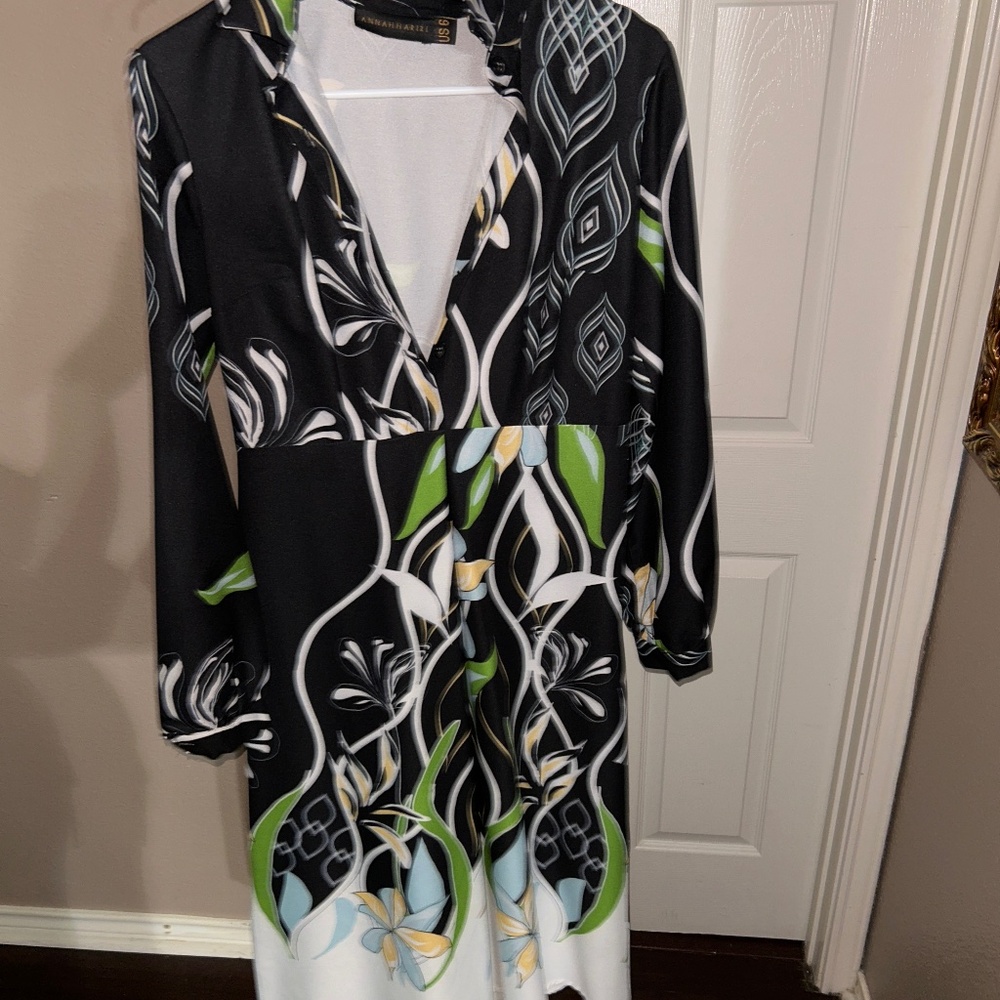 Black and white tunic top